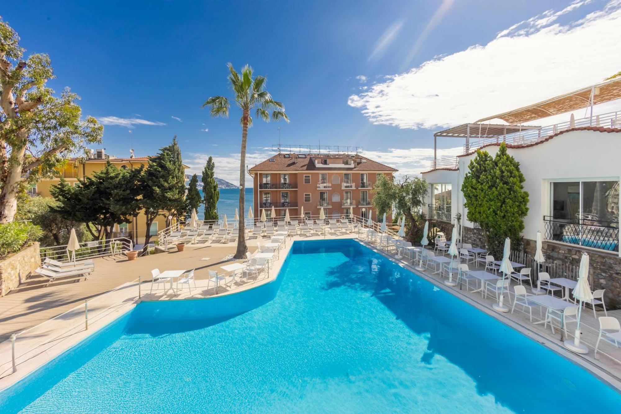 Hotel Moresco Diano Marina Exterior foto