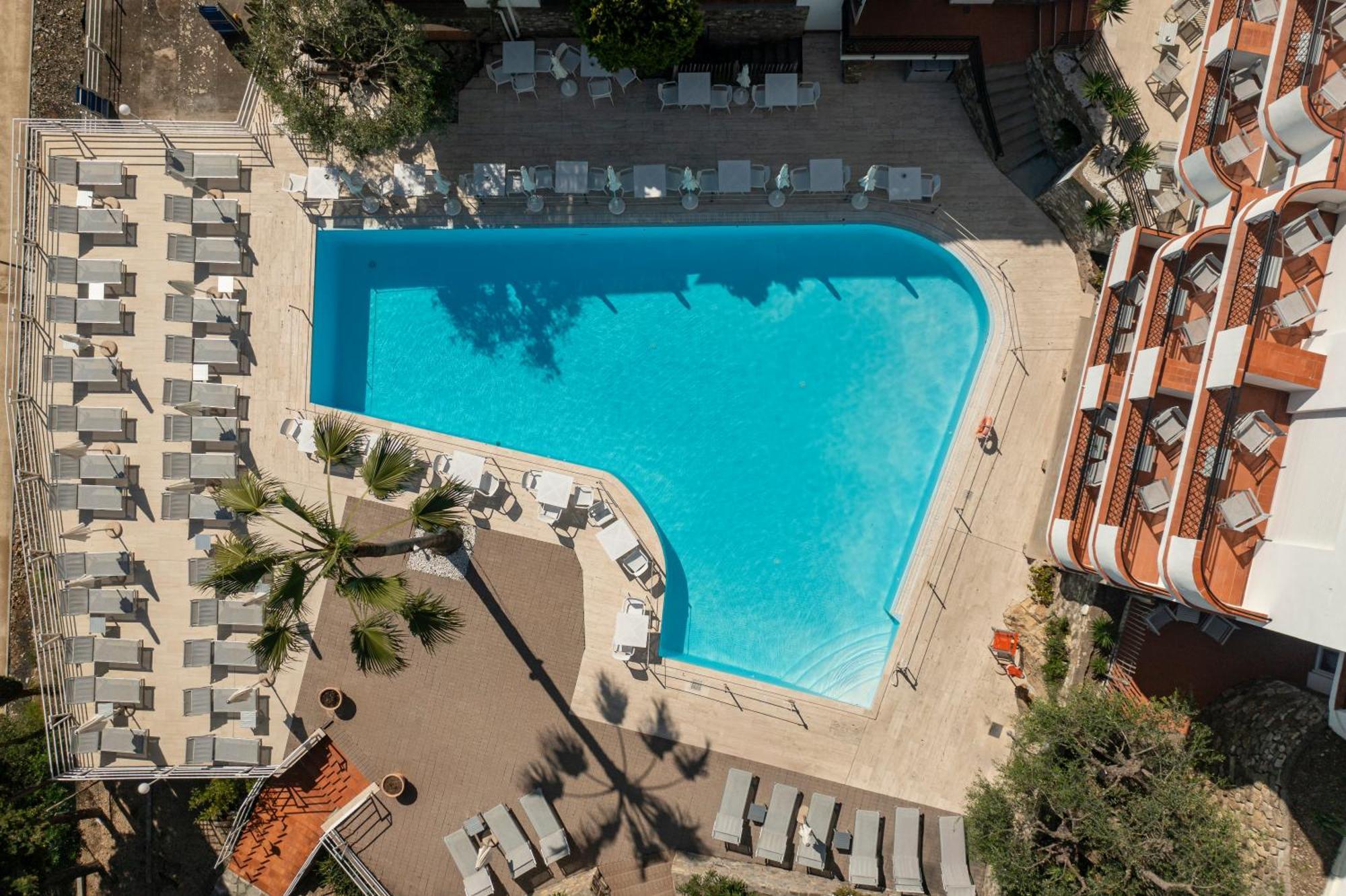 Hotel Moresco Diano Marina Exterior foto