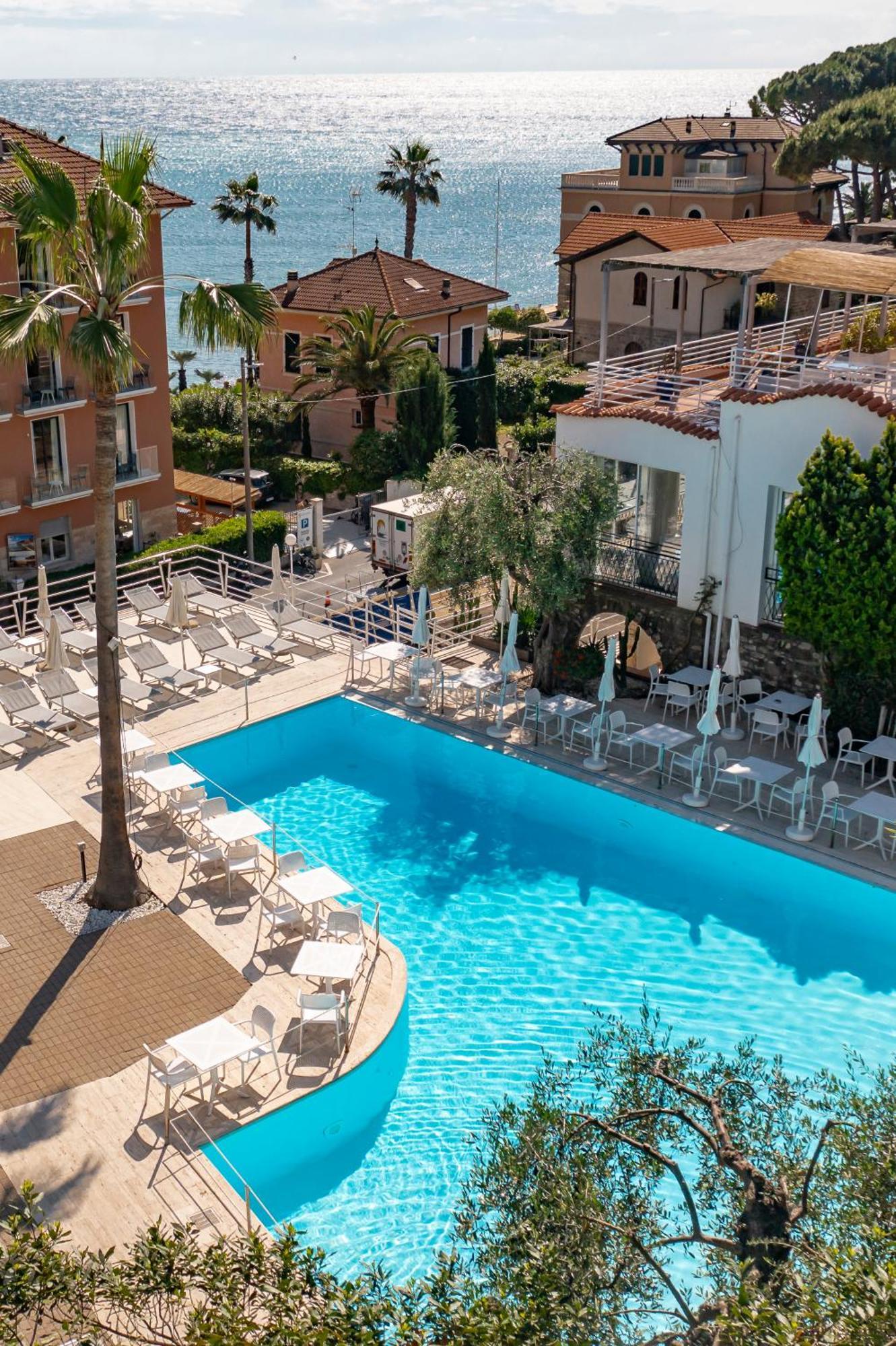 Hotel Moresco Diano Marina Exterior foto